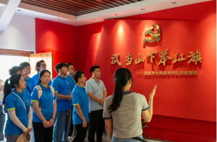 万象城平台经济管理系开展暑期“三下乡”社会实践